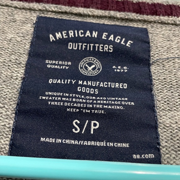 Like new American Eagle outfitters Men”s gray and blue sweater, size small - Picture 2 of 5